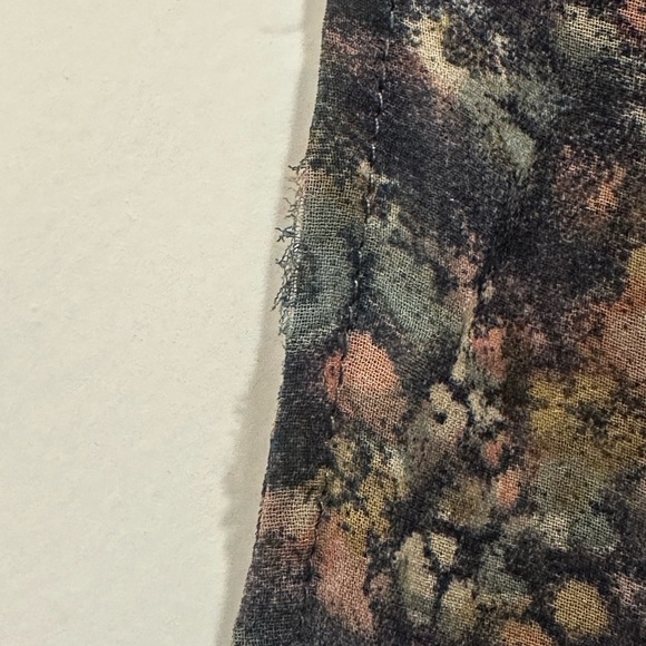 Floral sheer sleeveless top - Picture 5 of 5